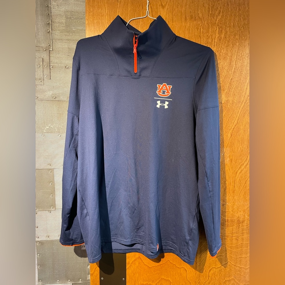 Auburn Under Armour Men’s Large Team Issued Navy Long Sleeve Pullover 1/4 Zip.